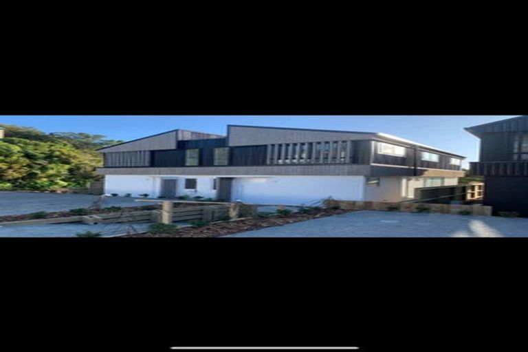 Photo of property in 3/6 Bushland Grove, Paparangi, Wellington, 6037