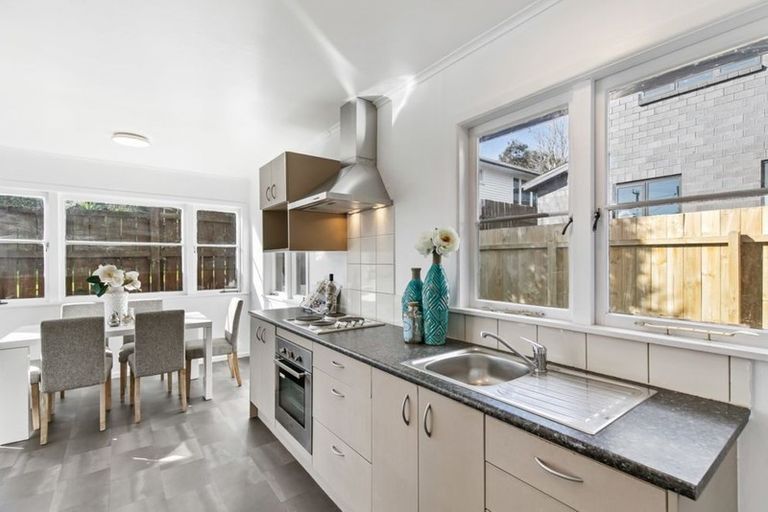 Photo of property in 53a Sylvan Crescent, Te Atatu South, Auckland, 0610