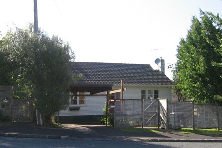 Photo of property in 13 Bonnie Brae Road, Meadowbank, Auckland, 1072