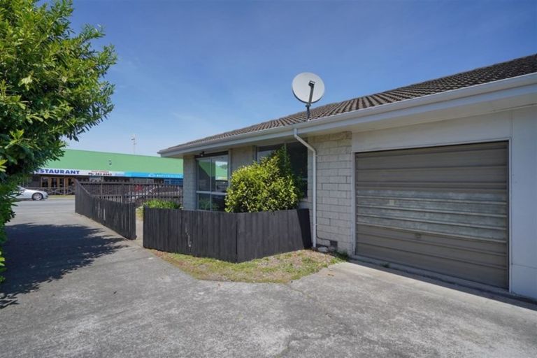 Photo of property in 1/3 Chadbury Street, Parklands, Christchurch, 8083