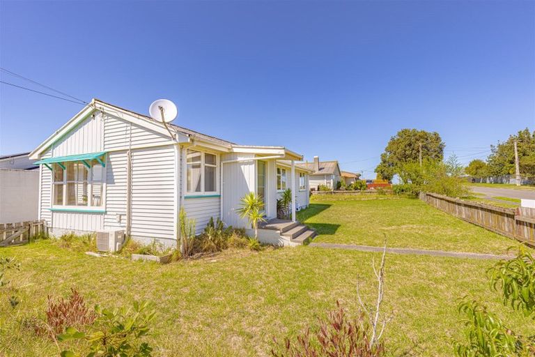 Photo of property in 24 Titoki Street, Castlecliff, Whanganui, 4501