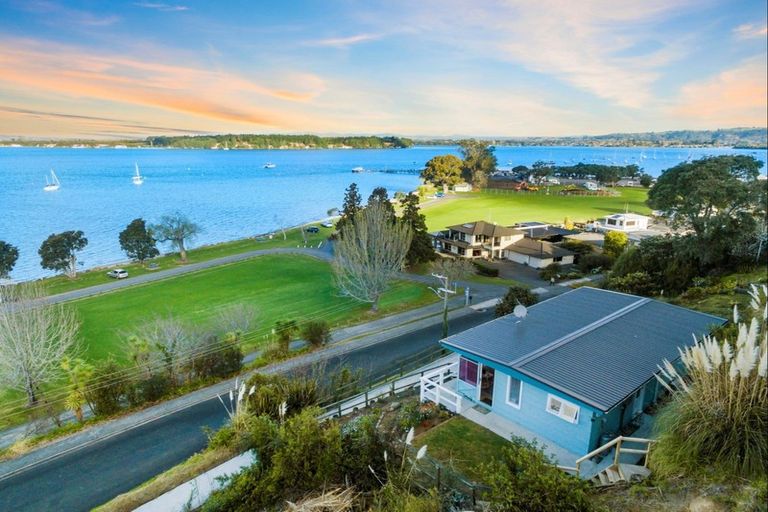 Photo of property in 39 Harbour View Road, Omokoroa, 3114