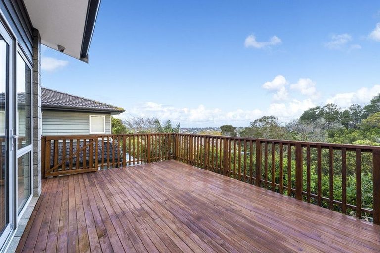 Photo of property in 94 Lake Panorama Drive, Henderson Valley, Auckland, 0612