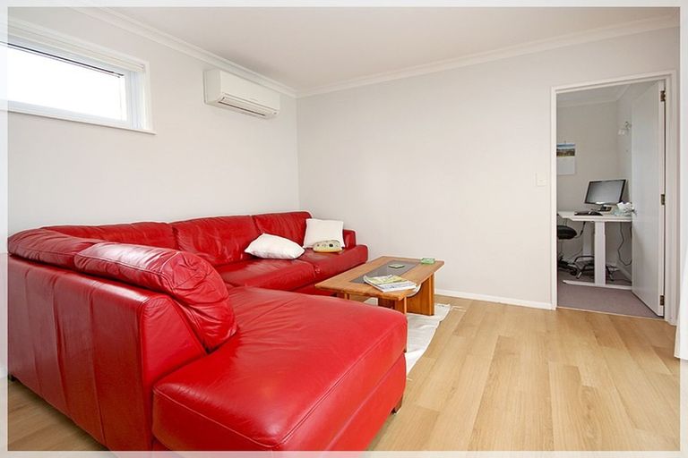 Photo of property in 115 Queen Street West, Levin, 5510