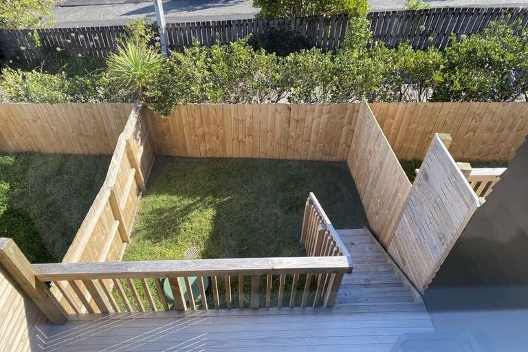 Photo of property in 4/16 Albany Highway, Greenhithe, Auckland, 0632