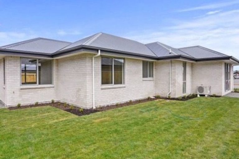 Photo of property in 73 Hilton Drive, Amberley, 7410