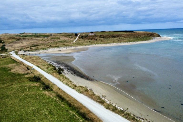 Photo of property in 1 Boat Harbour Road, Fortrose, Tokanui, 9875