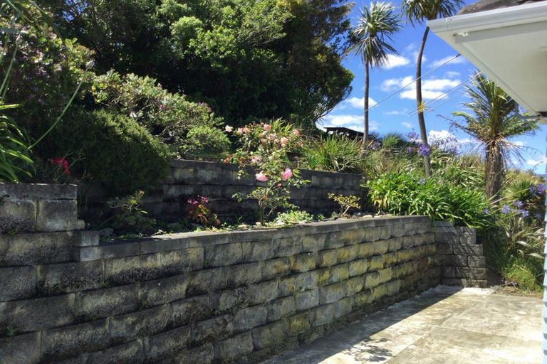 Photo of property in 40 Dowse Drive, Maungaraki, Lower Hutt, 5010