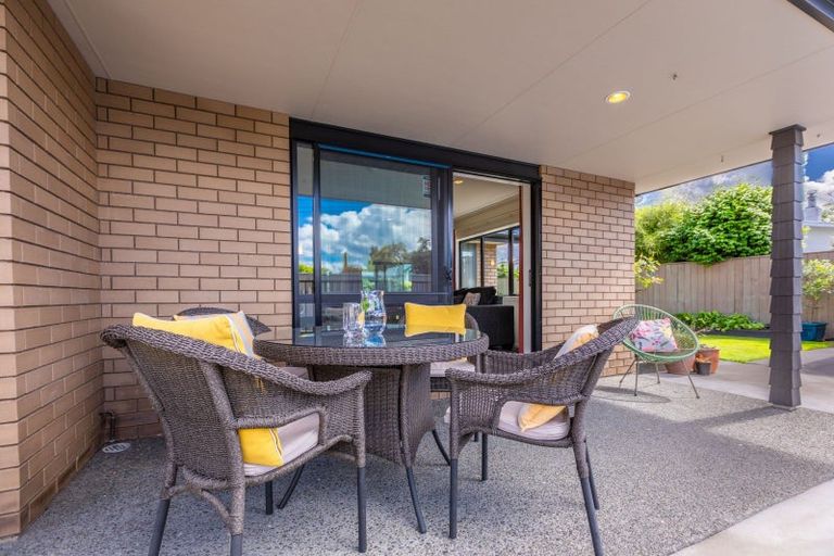 Photo of property in 6a Willow Drive, Taradale, Napier, 4112