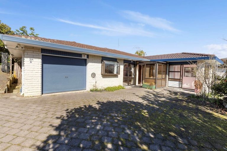 Photo of property in 2/27 Derrimore Heights, Clover Park, Auckland, 2019