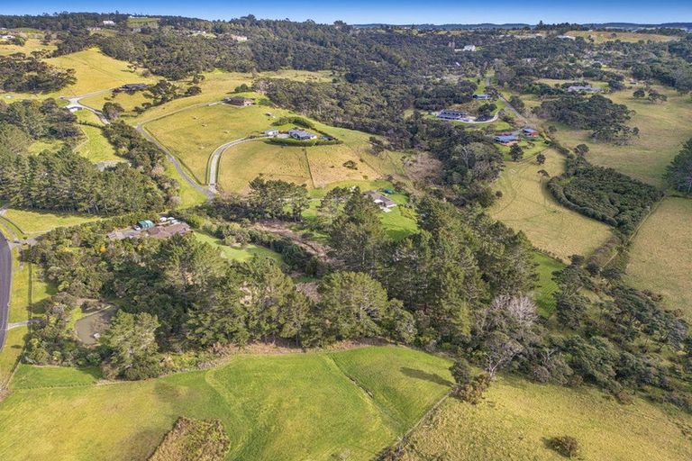 Photo of property in 42 Manuka Grove, Helensville, 0875
