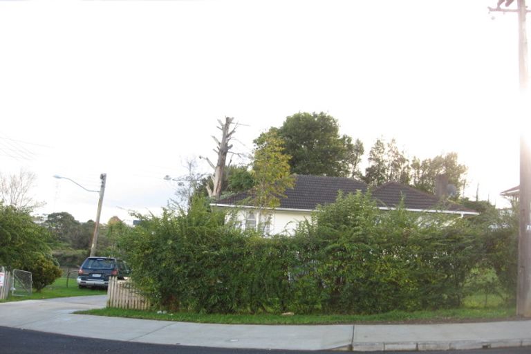 Photo of property in 11 Lawrence Place, Otara, Auckland, 2023