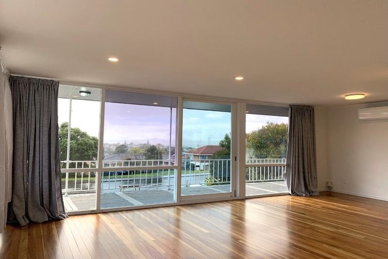 Photo of property in 4130 Great North Road, Glendene, Auckland, 0602