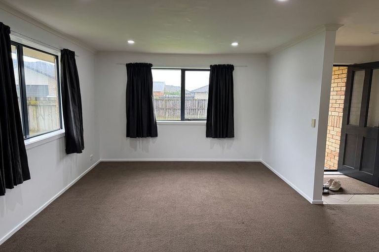 Photo of property in 41 Breaker Grove, Waiuku, 2123