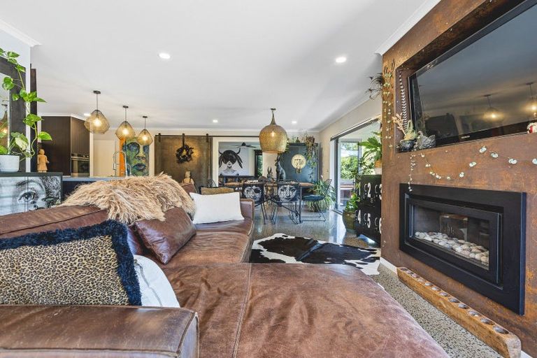 Photo of property in 10 Cooke Farm Grove, Waiwhakaiho, New Plymouth, 4312