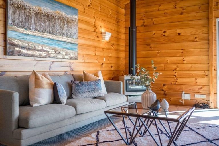 Photo of property in 36 Pigeon Mountain Road, Half Moon Bay, Auckland, 2012