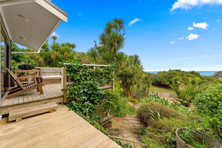 Photo of property in 99 Waitea Road, Muriwai, Waimauku, 0881