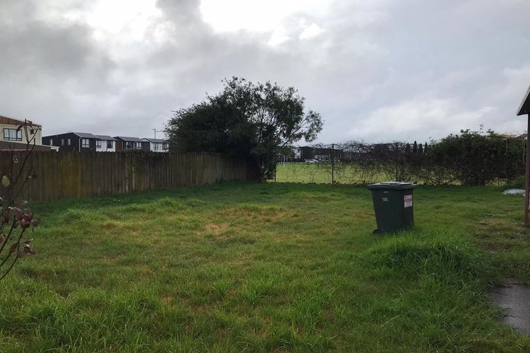 Photo of property in 40 Arimu Road, Papakura, 2110