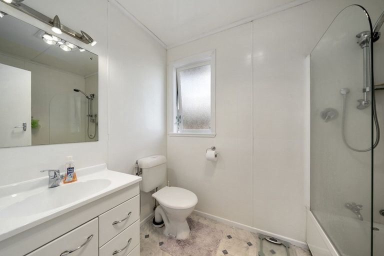 Photo of property in 44 Momona Street, Wainuiomata, Lower Hutt, 5014