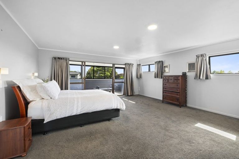 Photo of property in 40 Heta Road, Highlands Park, New Plymouth, 4312