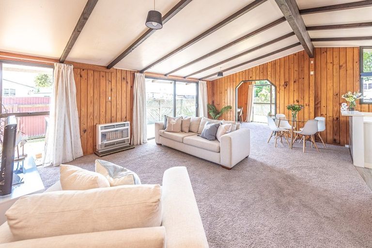 Photo of property in 33 Tongariro Street, Castlecliff, Whanganui, 4501