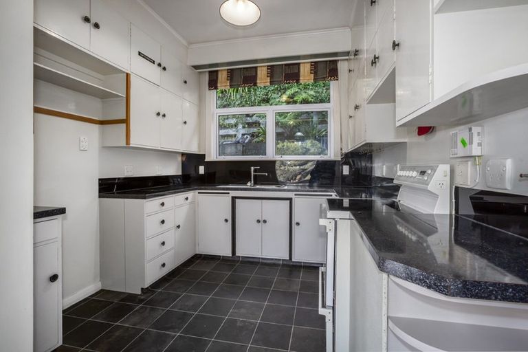 Photo of property in 53a Bayview Road, Paremata, Porirua, 5024