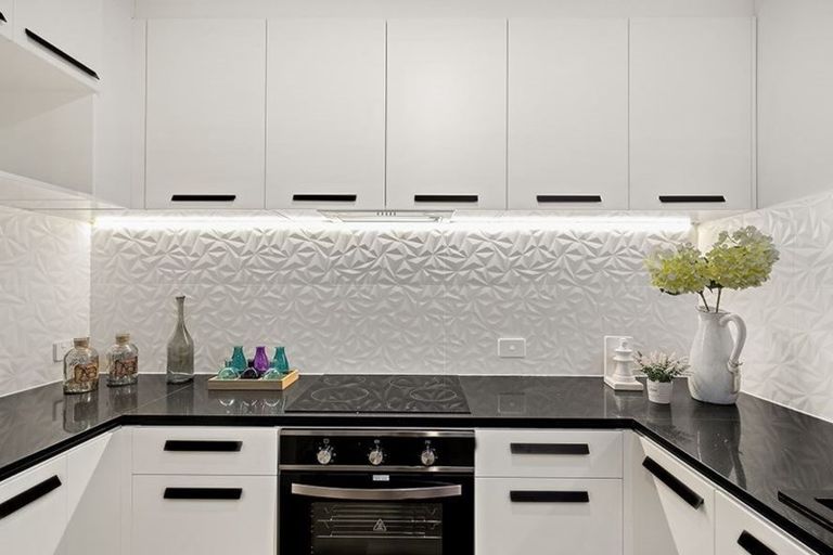 Photo of property in 7 Karamu Street, Te Atatu Peninsula, Auckland, 0610