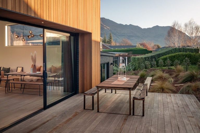 Photo of property in 17 Kapuka Lane, Wanaka, 9305