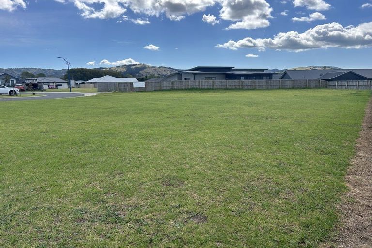 Photo of property in 6 Ronomor Place, Whitianga, 3510