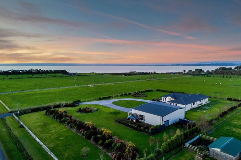 Photo of property in 60 Turangi Road, Motunui, Waitara, 4383