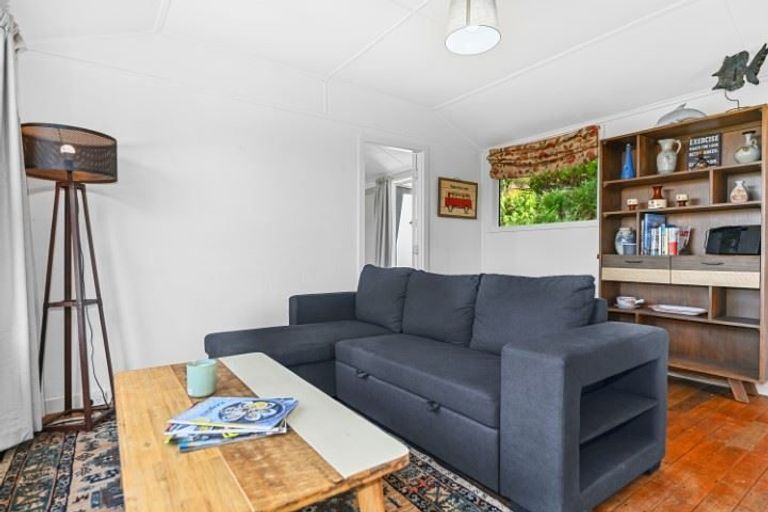 Photo of property in 1091 Dyers Pass Road, Governors Bay, Lyttelton, 8971