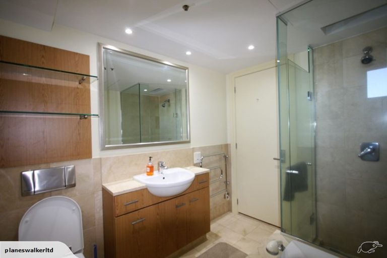 Photo of property in The Metropolis Apartments, 2912/1 Courthouse Lane, Auckland Central, Auckland, 1010