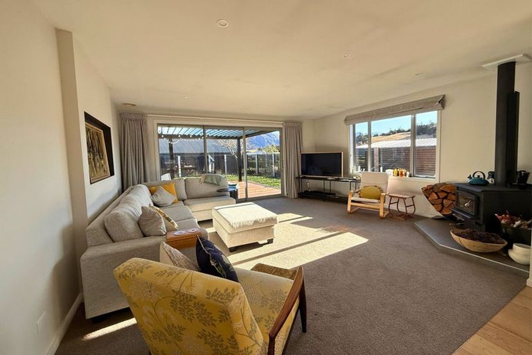 Photo of property in 63 Minaret Ridge, Wanaka, 9305