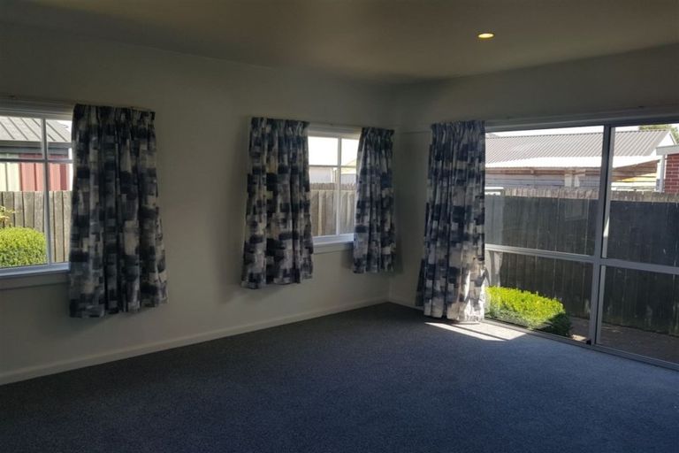 Photo of property in 71 Mahars Road, Mairehau, Christchurch, 8052