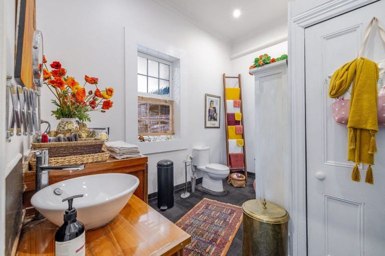 Photo of property in 1 Mclean Street, Woodville, 4920