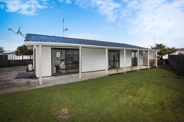 Photo of property in 8 Brightwell Place, Nawton, Hamilton, 3200