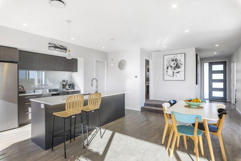 Photo of property in 99 Kakariki Grove, Waikanae, 5036