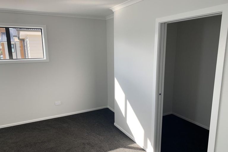 Photo of property in 91c Whites Line East, Waiwhetu, Lower Hutt, 5010