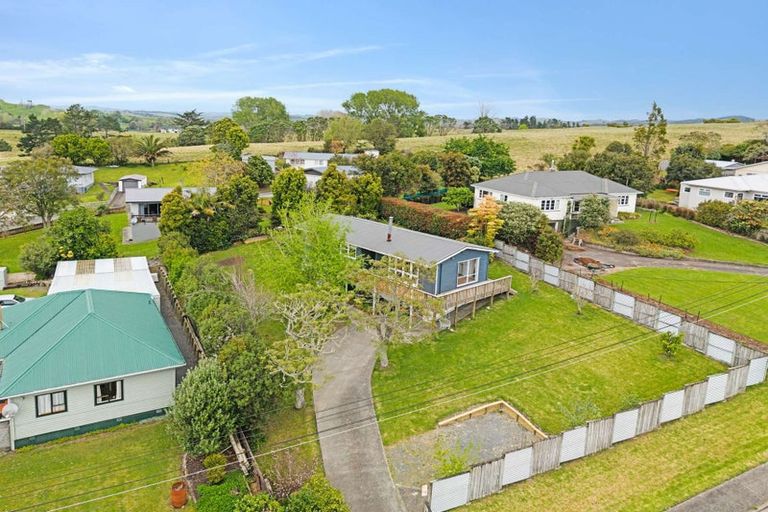 Photo of property in 14 View Street, Maungaturoto, 0520