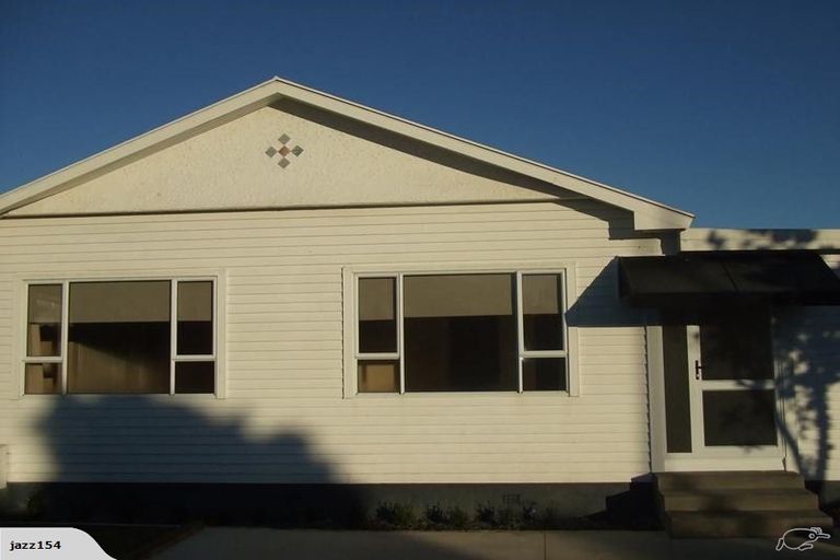 Photo of property in 11 Mana Esplanade, Paremata, Porirua, 5026