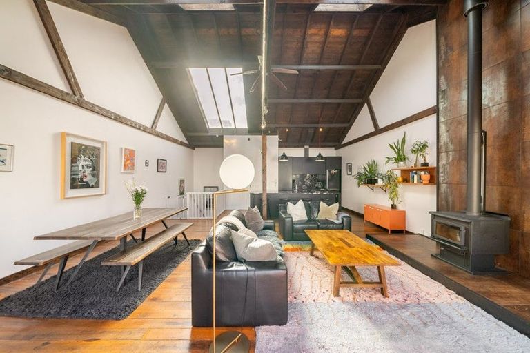 Photo of property in 2/12 Little George Street, Thorndon, Wellington, 6011