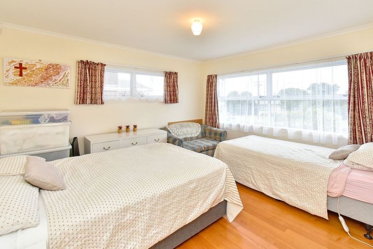 Photo of property in 24 Collie Street, Hillpark, Auckland, 2102