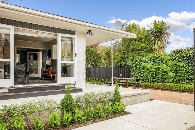 Photo of property in 2/15a Bennett Street, Saint Albans, Christchurch, 8052