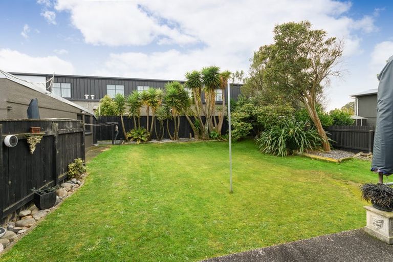 Photo of property in 497 Featherston Street, Roslyn, Palmerston North, 4414