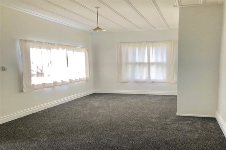 Photo of property in 51 Sturges Road, Henderson, Auckland, 0612