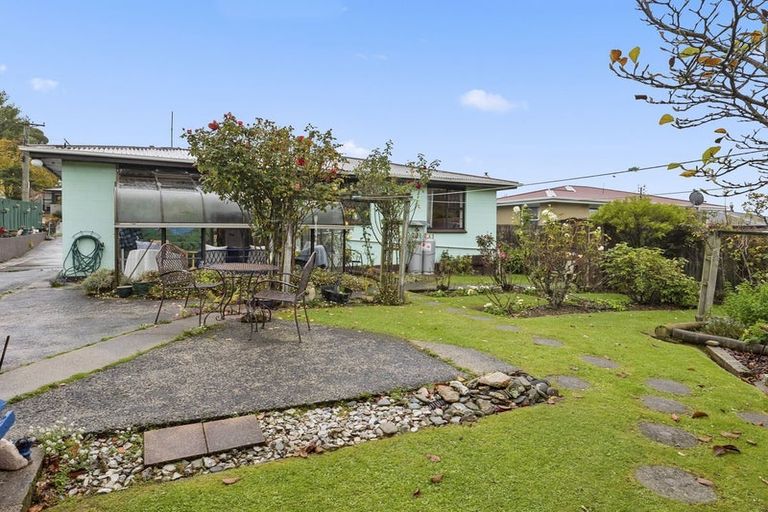 Photo of property in 18 Elwyn Crescent, Green Island, Dunedin, 9018