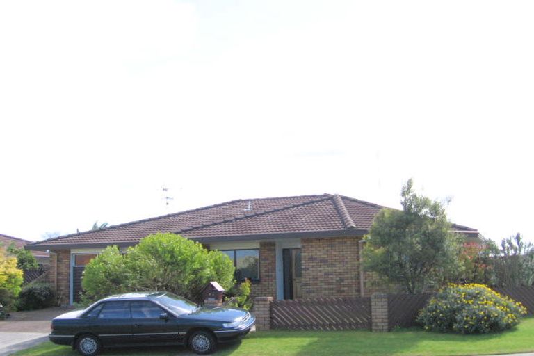 Photo of property in 1/2 Jasmine Place, Mount Maunganui, 3116