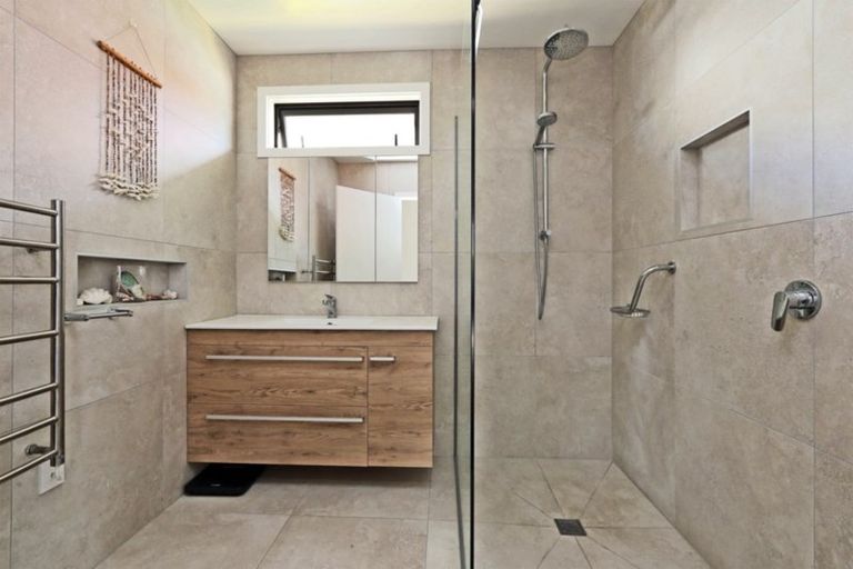 Photo of property in 132 North Shore Road, Eskdale, Napier, 4182