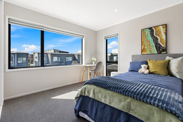 Photo of property in 21 Ian Morrison Road, Hobsonville, Auckland, 0616