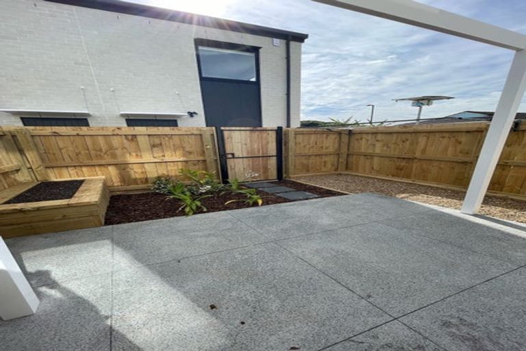 Photo of property in 9a Welby Place, Mangere, Auckland, 2022